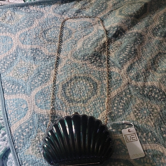 Urban Expressions Handbags - NWT Urban Expressions Black Shell Clutch. PERFECTION! STYLISH